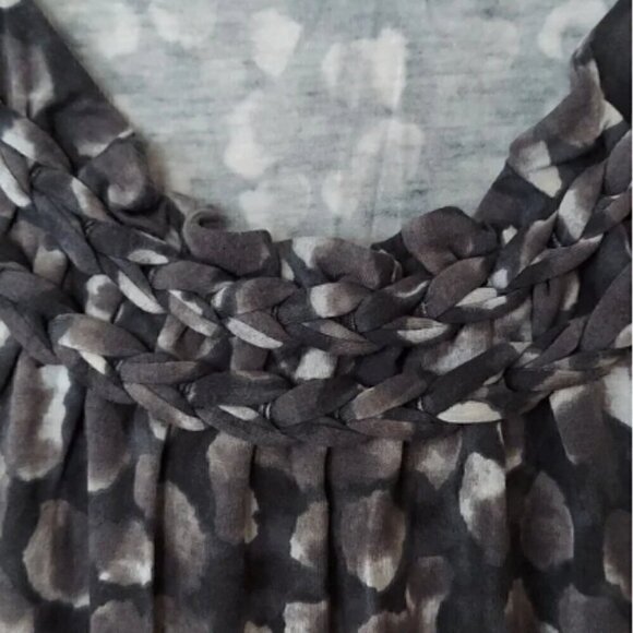 Merona gray woman's dress. Size M Stretchy. Comfort. Lightweght Rayon /spandex - Picture 4 of 6